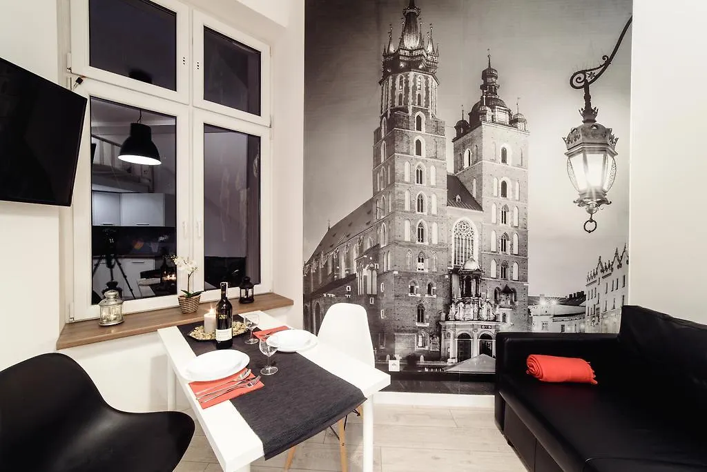 קרקוב 2 Nights Apartments - Great Location, Right Next To Main Rail And Bus Station, 10 Min To Main Square By Foot 3*,  פולין