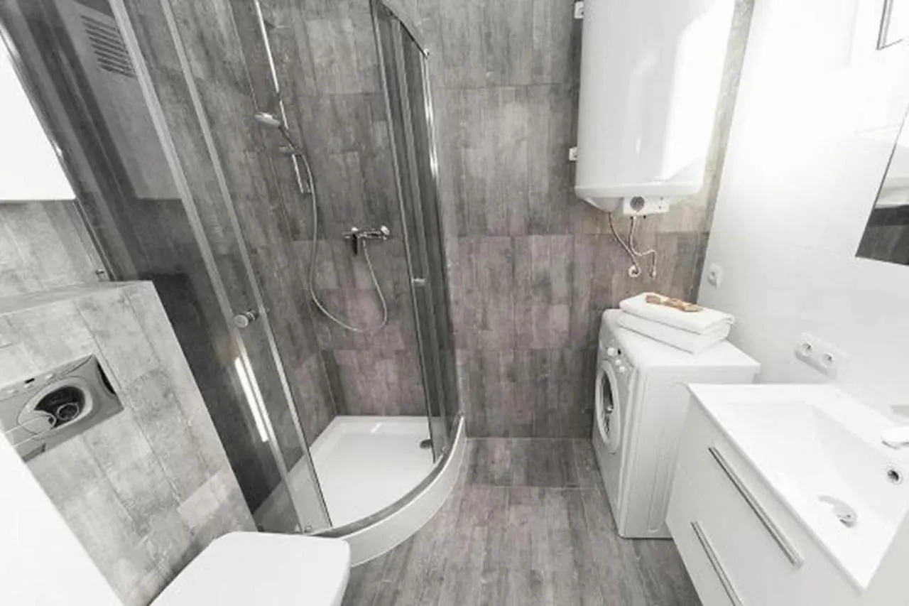קרקוב 2 Nights Apartments - Great Location, Right Next To Main Rail And Bus Station, 10 Min To Main Square By Foot 3*,
