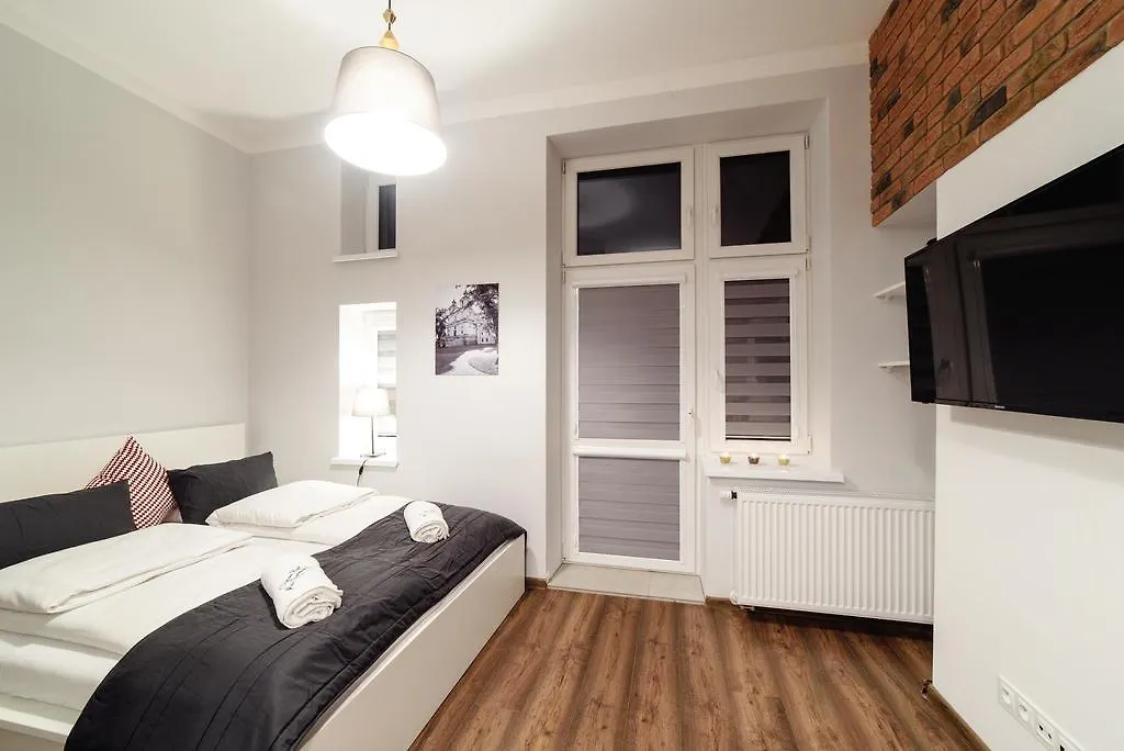 Appart hôtel 2 Nights Apartments - Great Location, Right Next To Main Rail And Bus Station, 10 Min To Main Square By Foot Cracovie