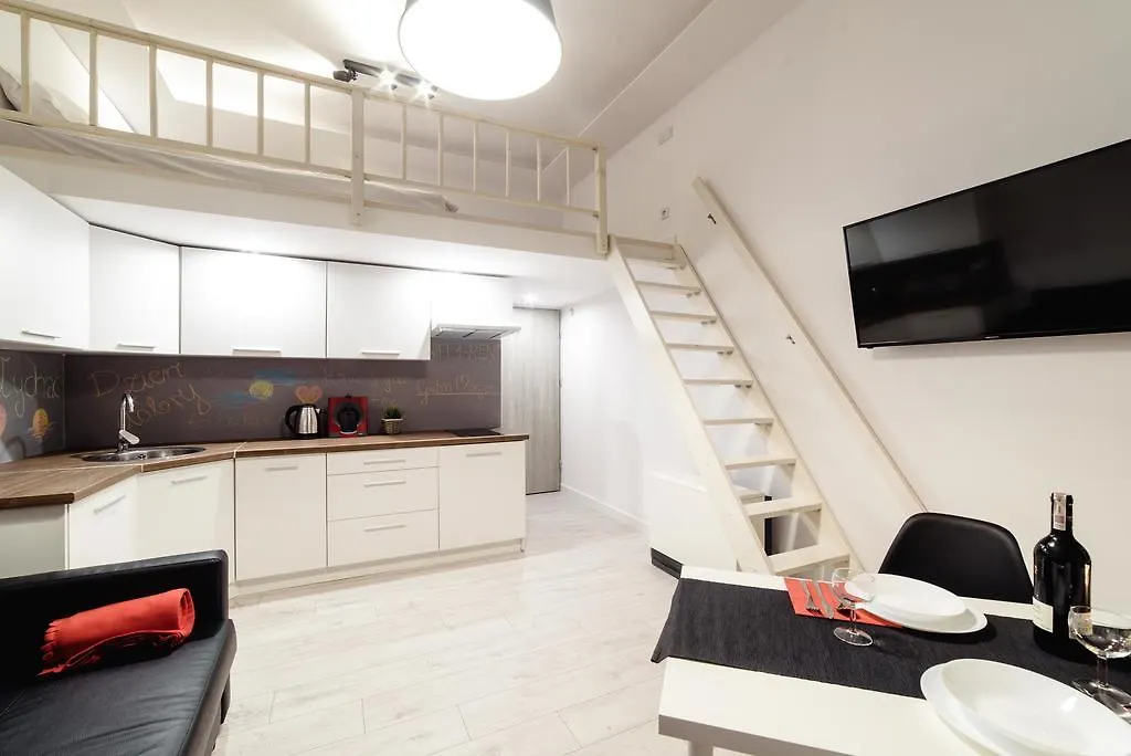 2 Nights Apartments - Great Location, Right Next To Main Rail And Bus Station, 10 Min To Main Square By Foot Cracovie