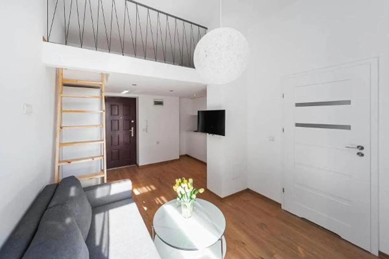 2 Nights Apartments - Great Location, Right Next To Main Rail And Bus Station, 10 Min To Main Square By Foot Krakov Aparthotel