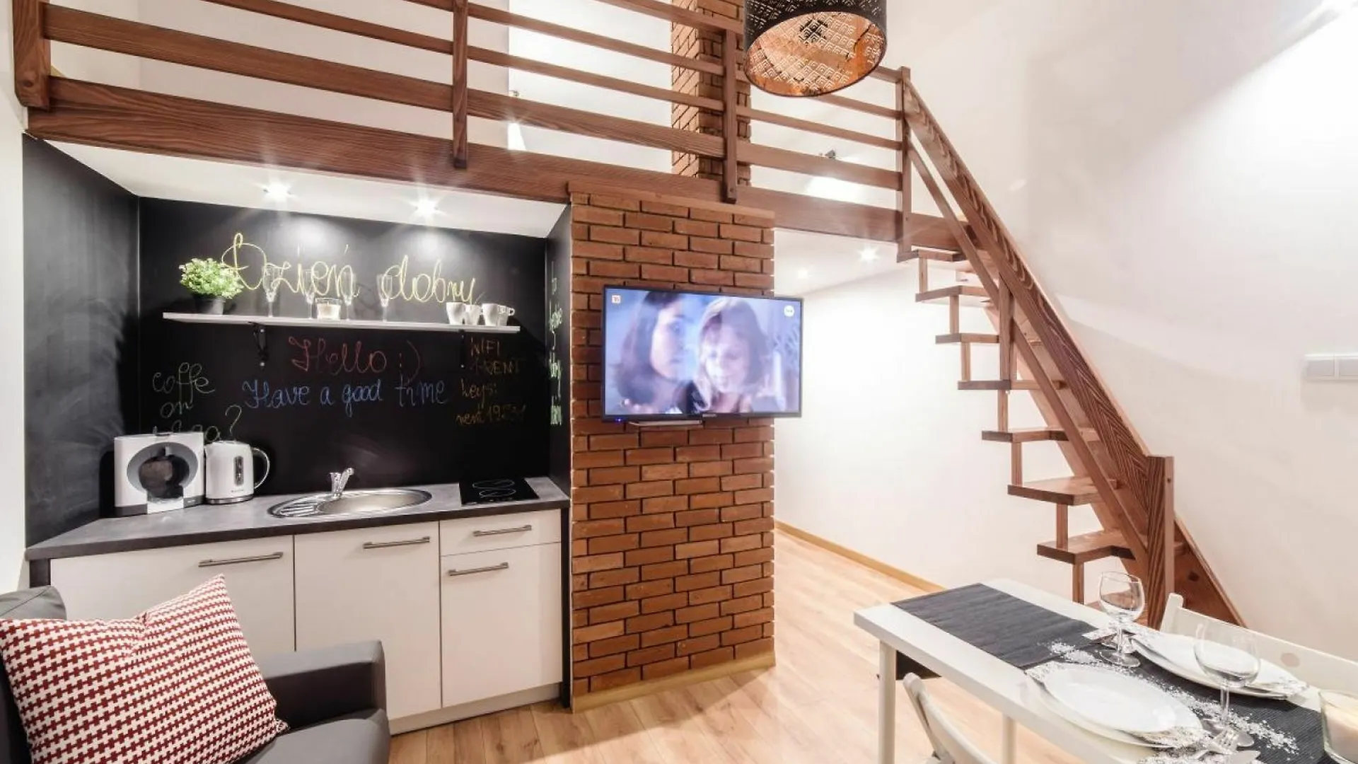 2 Nights Apartments - Great Location, Right Next To Main Rail And Bus Station, 10 Min To Main Square By Foot Krakov 3*,